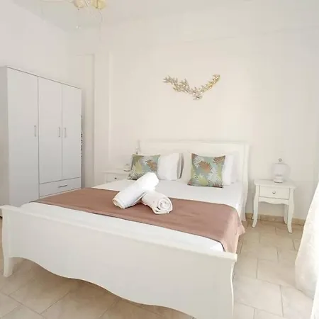 Sonia'S Luxury Apartment With Jacuzzi Kamilari Exterior photo